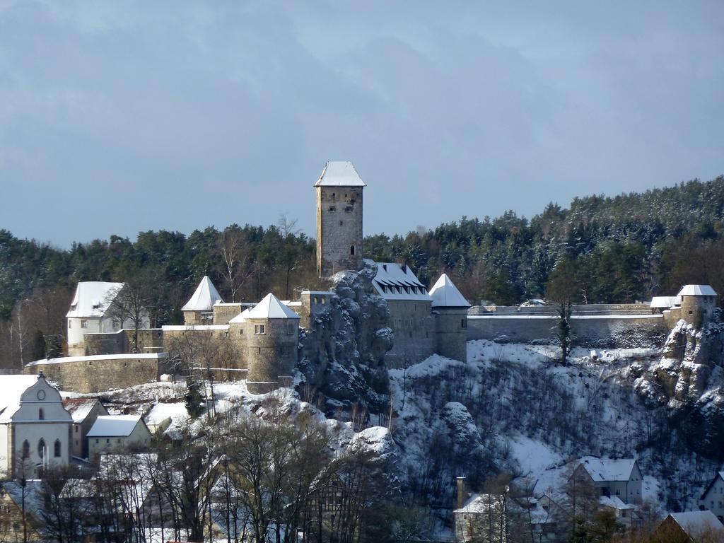 Апартаменты Haus Burgblick Neuhaus an der Pegnitz Экстерьер фото